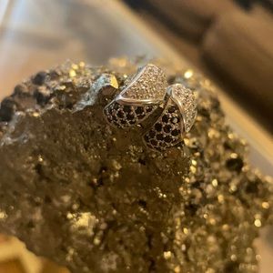 Women’s blue/silver studded Judith ripka earrings